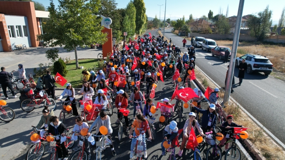 ‘Cumhuriyet Bayramı’ bisiklet şenliği ile 4 kilometrelik pedal çevrildi